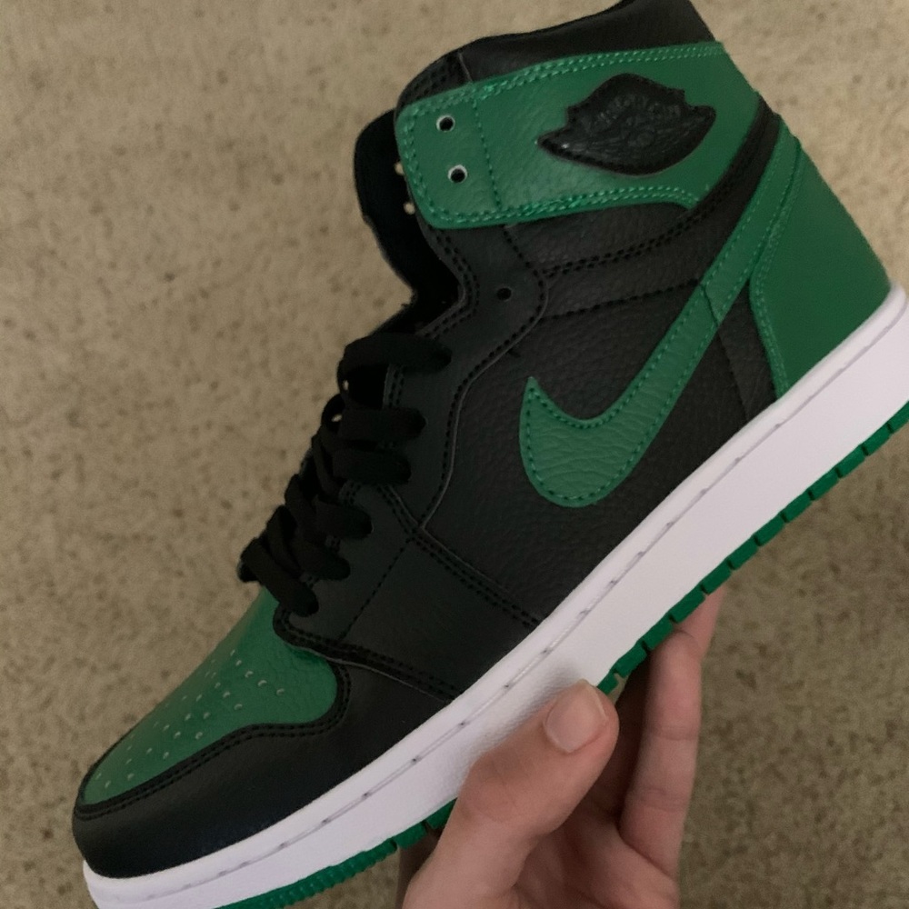 Air Jordan 1 Pine Green
